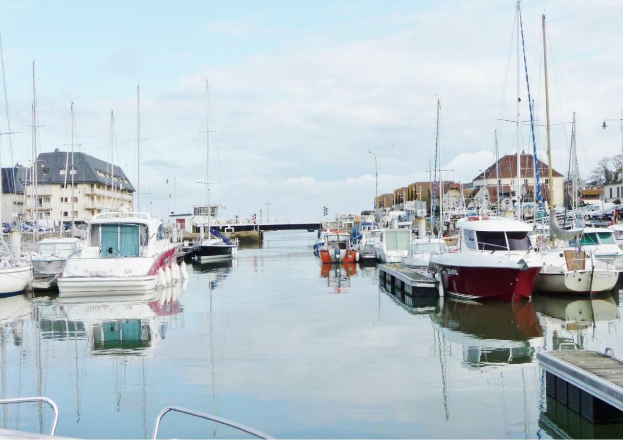 Cap Horn Ensoleille Face Port Courseulles-sur-Mer Exterior foto